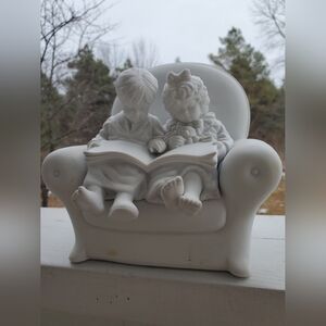 Department 56 Porcelin Figurine, Children Reading